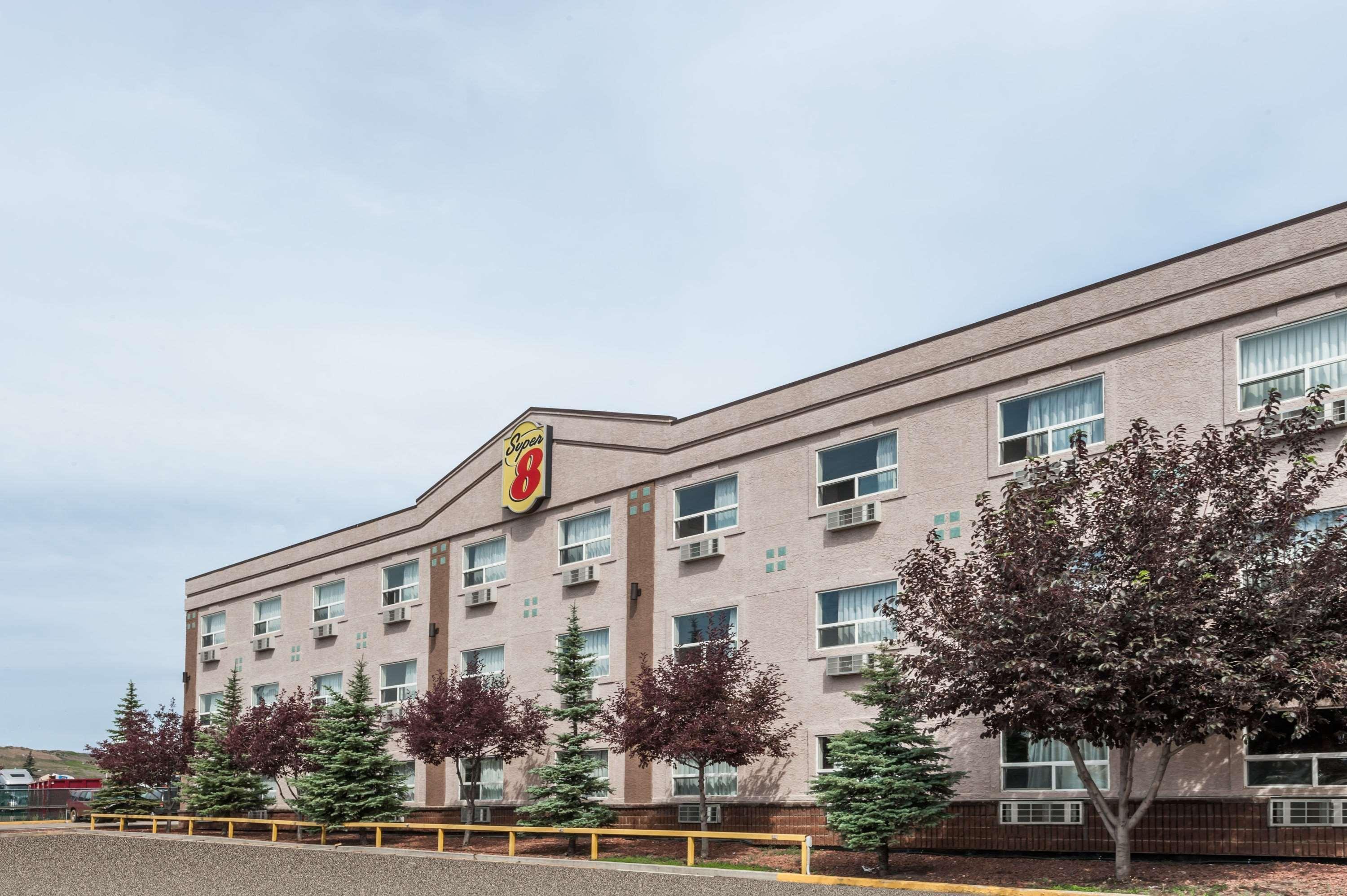 Super 8 By Wyndham Edmonton/West Hotel Exterior photo